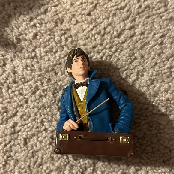Fantastic Beasts and Where to Find Them Newt Scamander Hallmark Keepsake 2022 - Picture 8 of 12